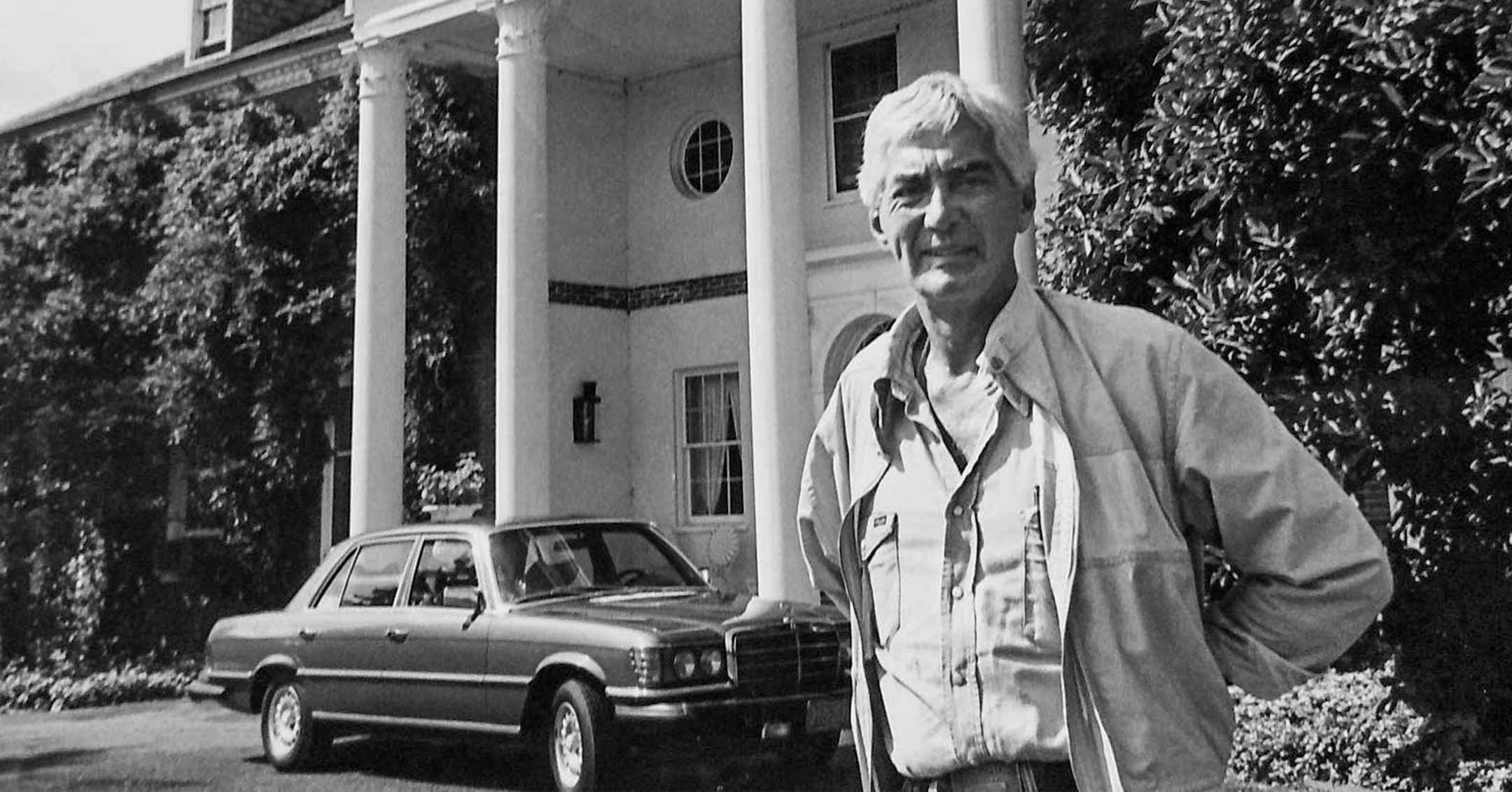 John DeLorean at NJ mansion | DeLoreanDirectory.com