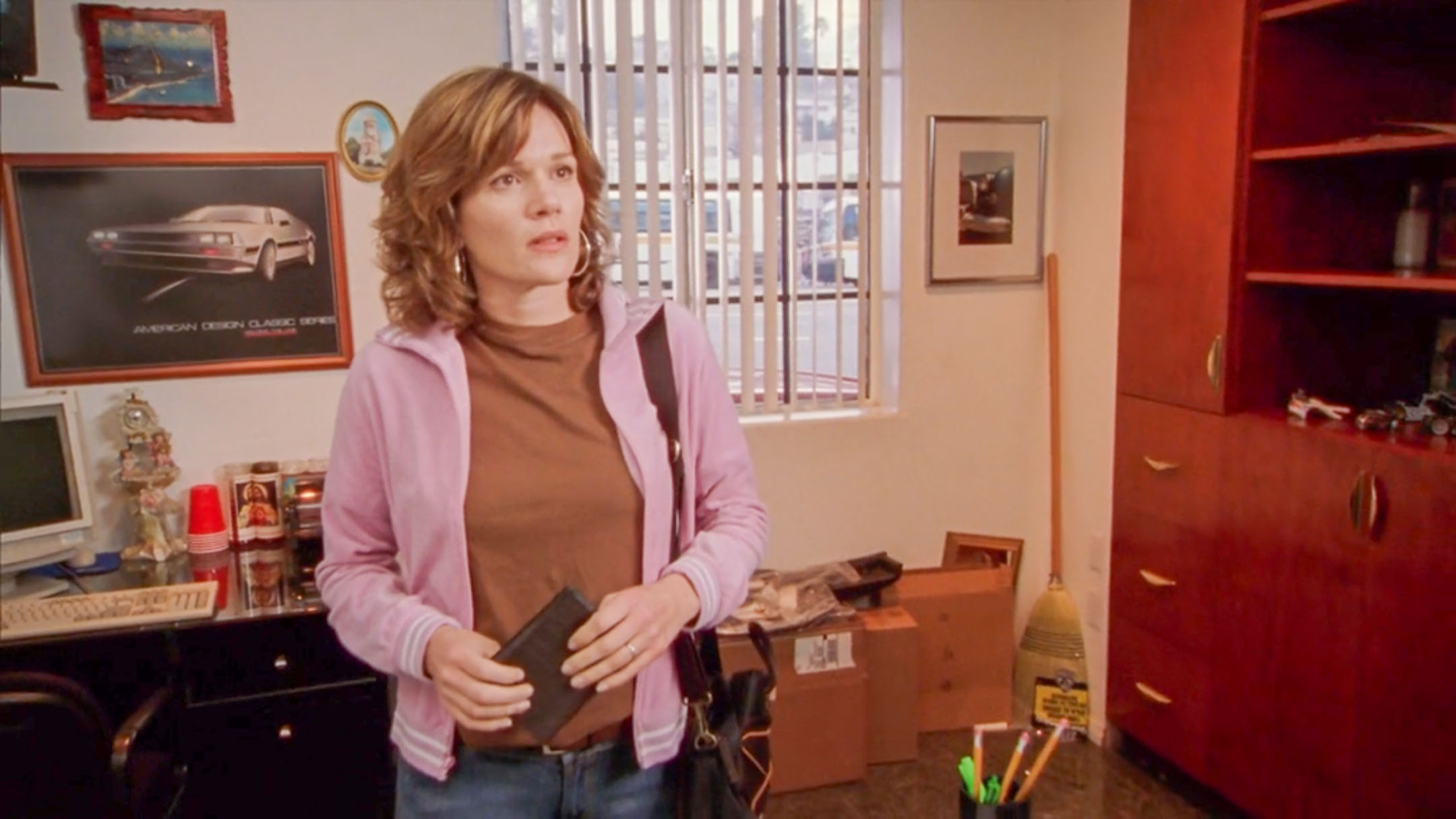 The Shield - S03E11 - Strays | DeLoreanDirectory.com